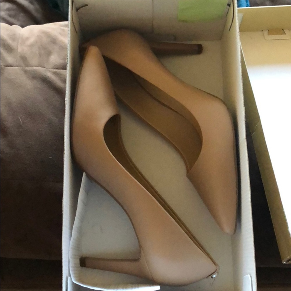 Michael Kors pumps